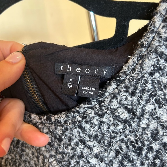 PRISTINE THEORY WOOL CROP TOP SIZE P - Picture 2 of 5